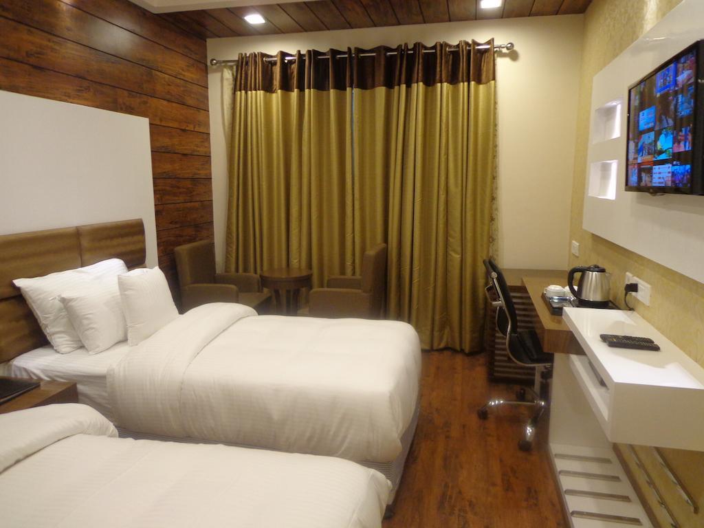 Hotel Taj Princess - Boutique Hotel Delhi  Room photo